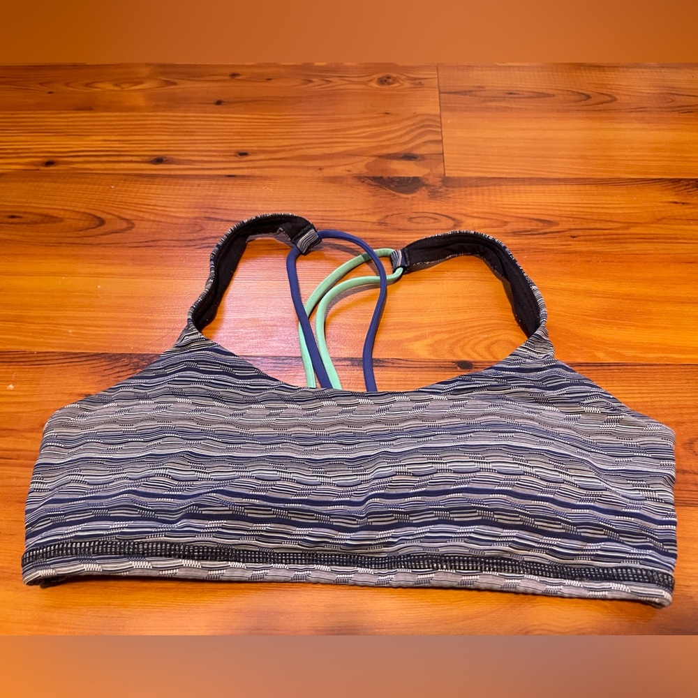 Lululemon free to be sports bra heathered blue size 4